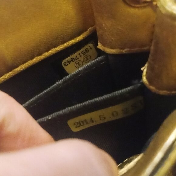 Chanel Gold Patent Leather Interlocking CC Crossbody - Picture 7 of 17